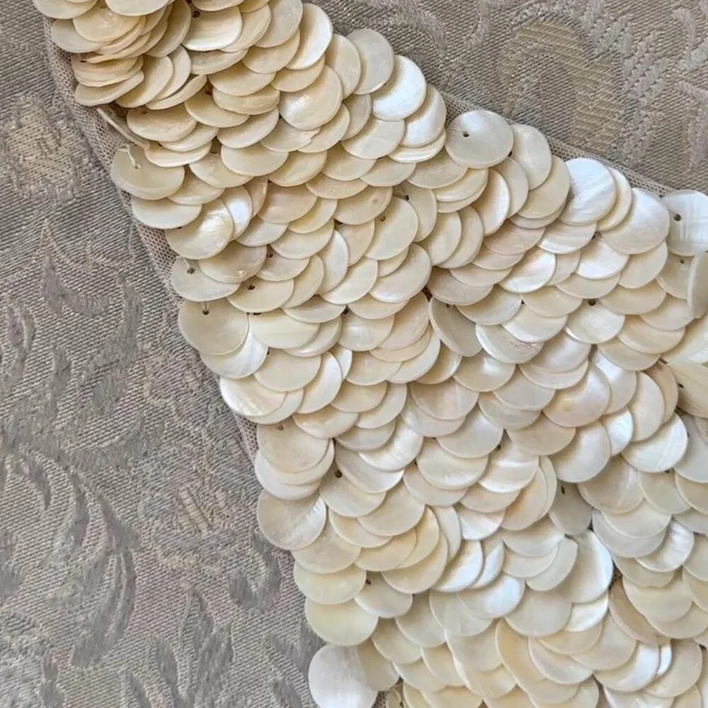 Shell Halter Top - Picture 4 of 6